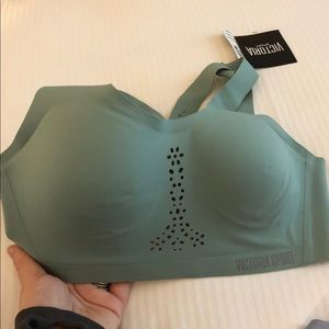 Victoria’s Secret Angel Max Padded sports bra 32b